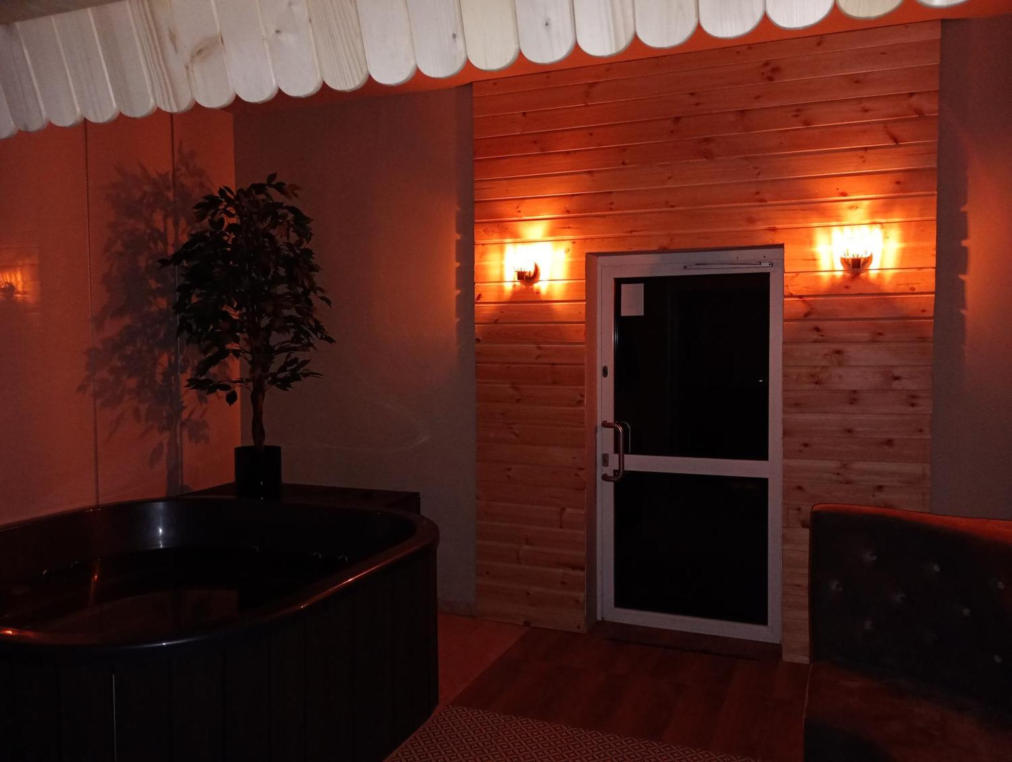 Good Night Noclegi & Strefa Z Sauna I Jacuzzi Ogolnodostepna Lub Na Wylacznosc Чеховице-Дзедзице Экстерьер фото